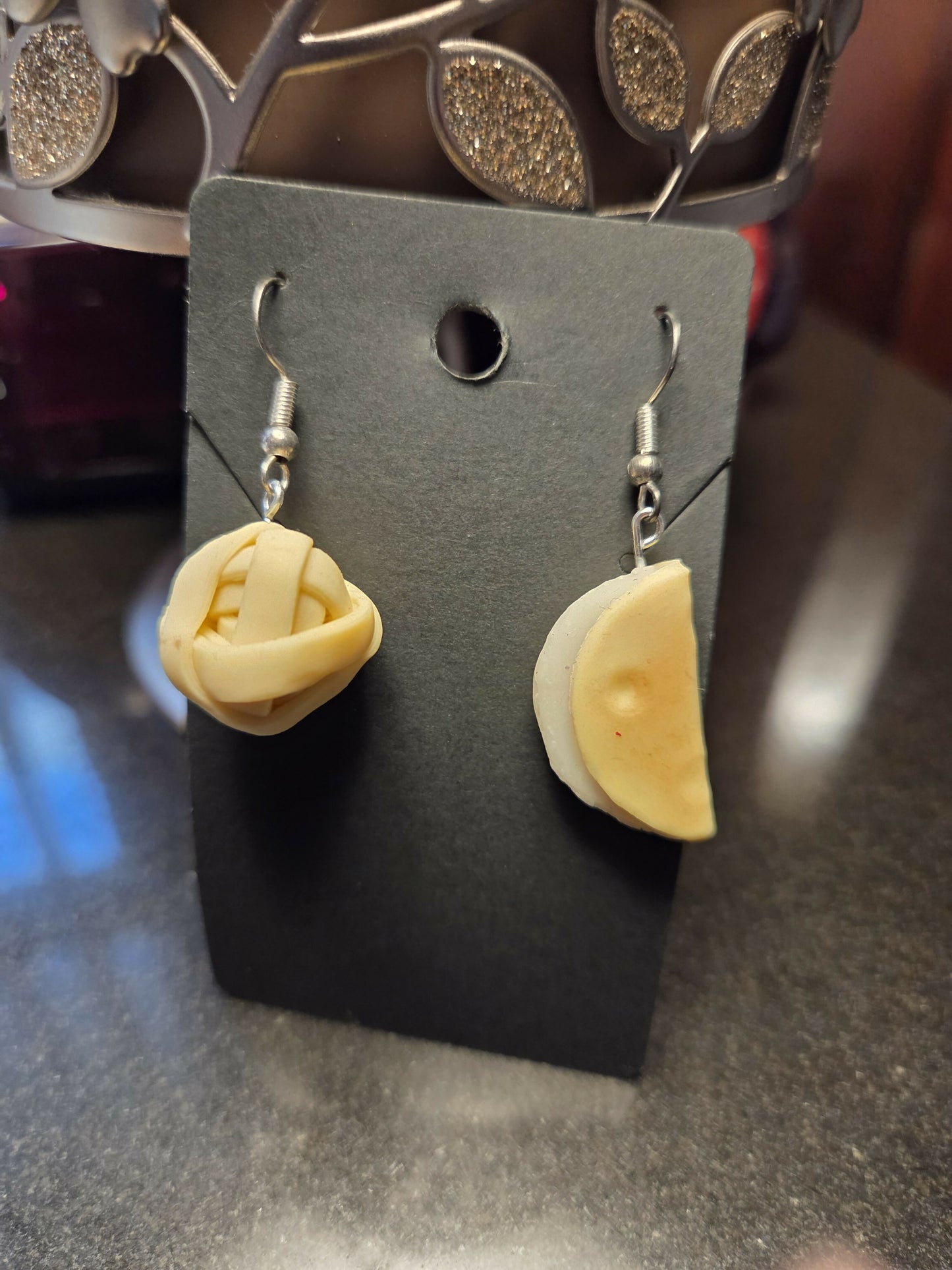 Aretes queso oaxaca y quezadilla