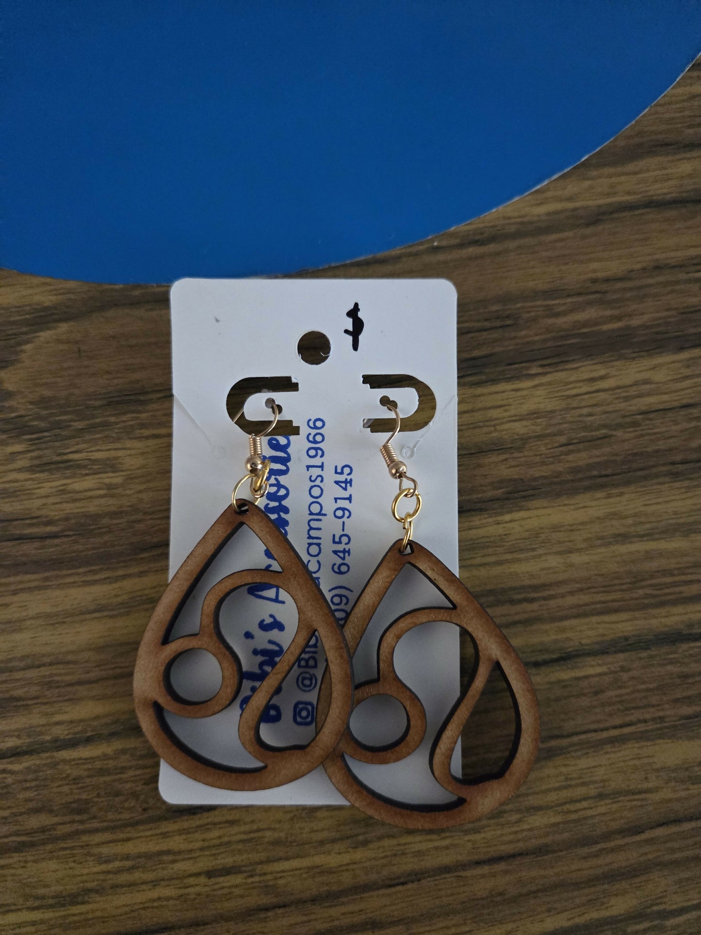 Zodiac earrings wood leo