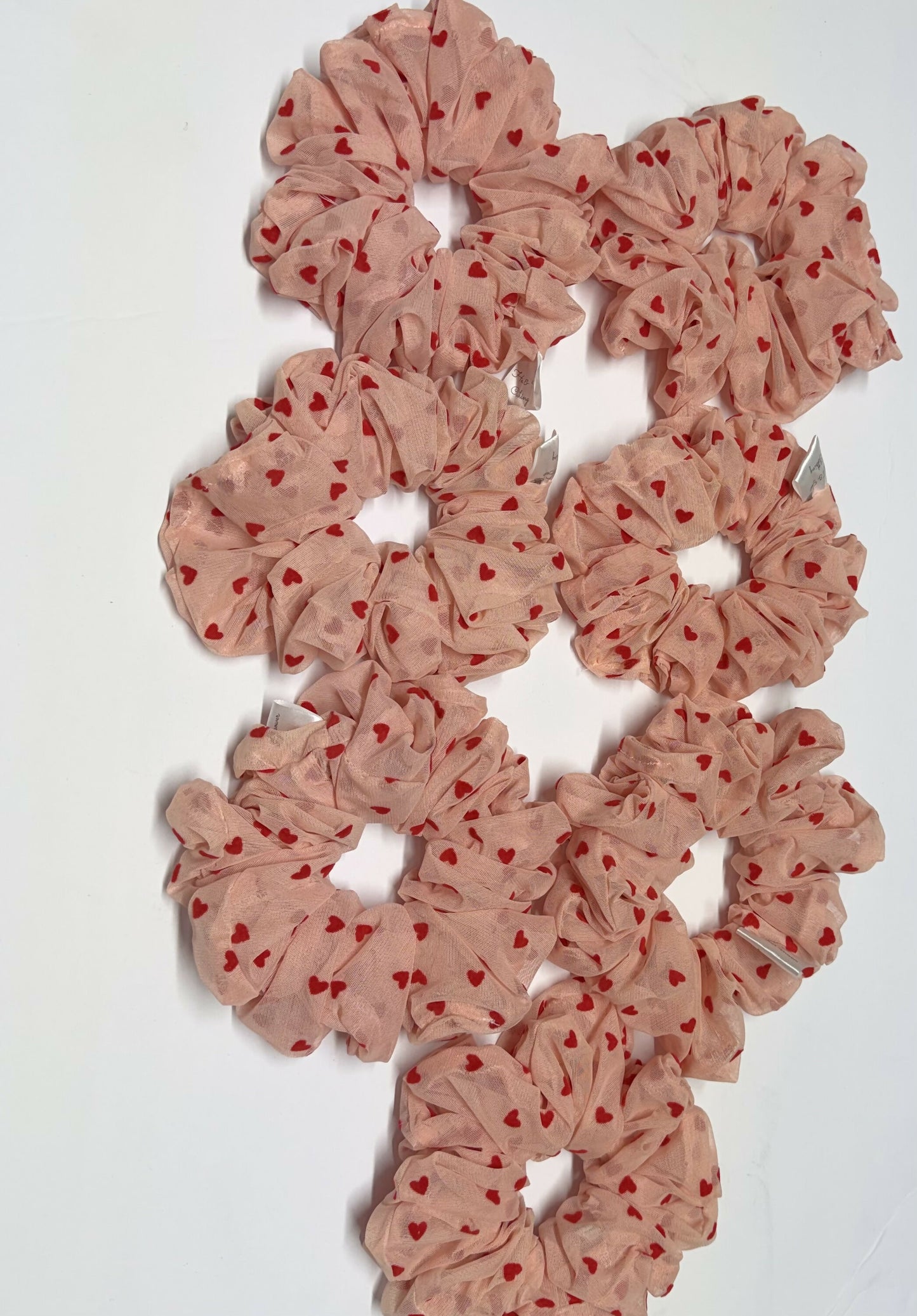Scrunchie pink with red hearts