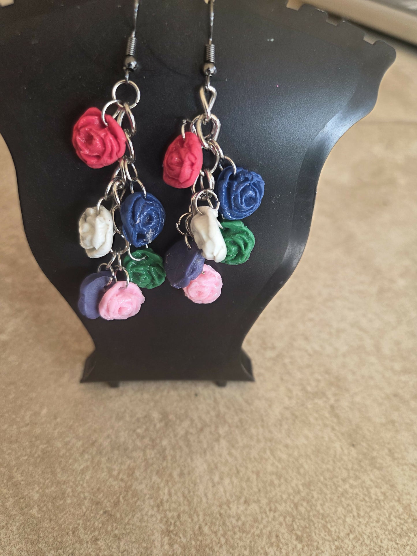 Aretes largos rosas de colores