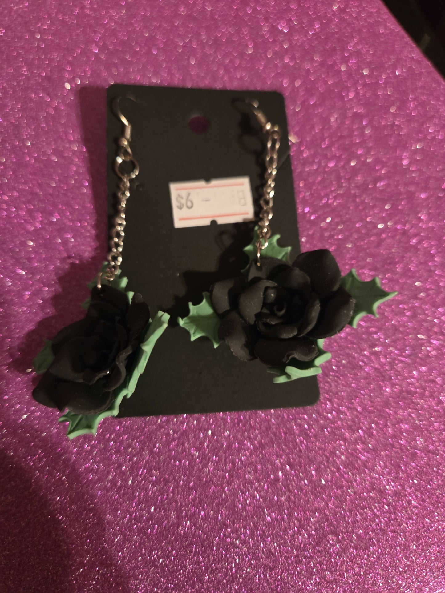 Aretes negros con cadena