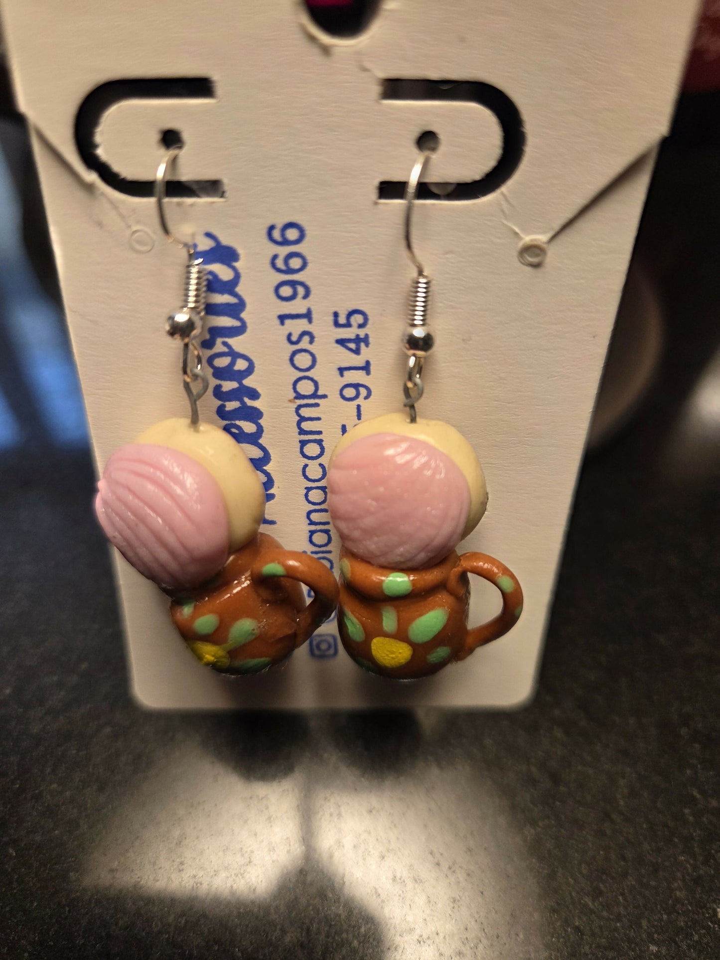 Aretes concha rosa con tanta de chocolate