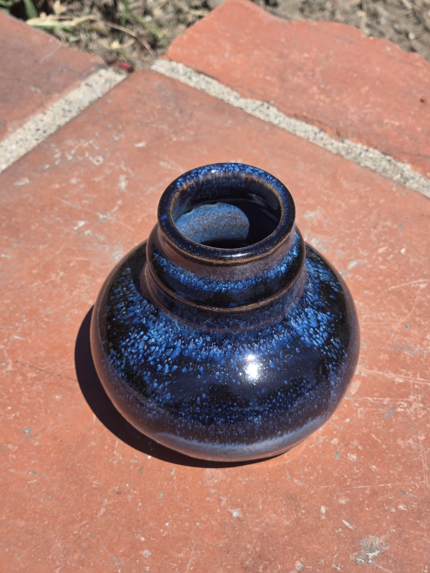 Black and Blue Short Vase