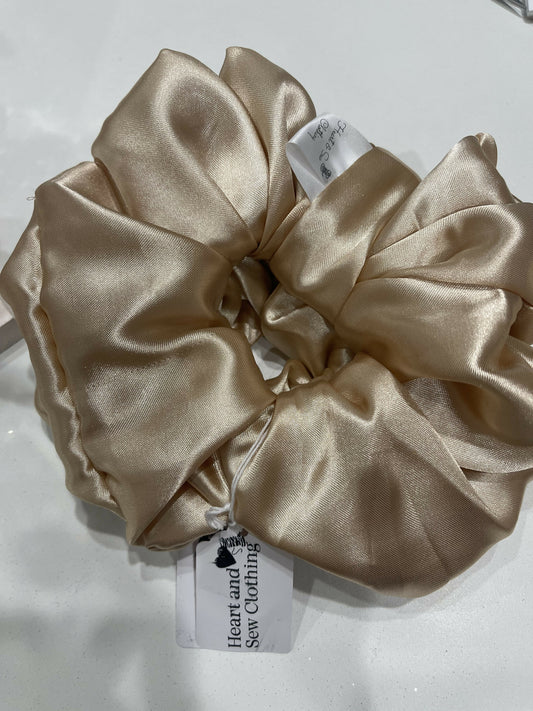 Champagne scrunchie