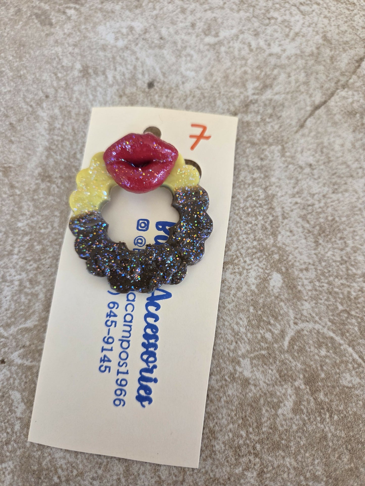 Sunglasses holder pin
