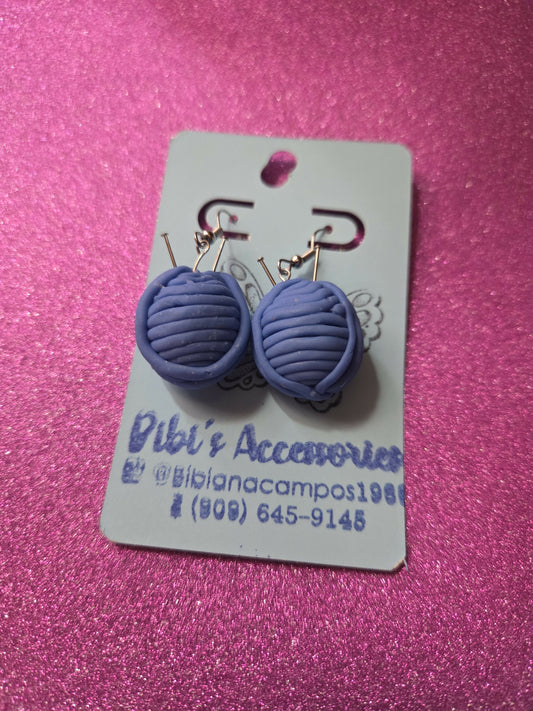 Aretes estambre azul