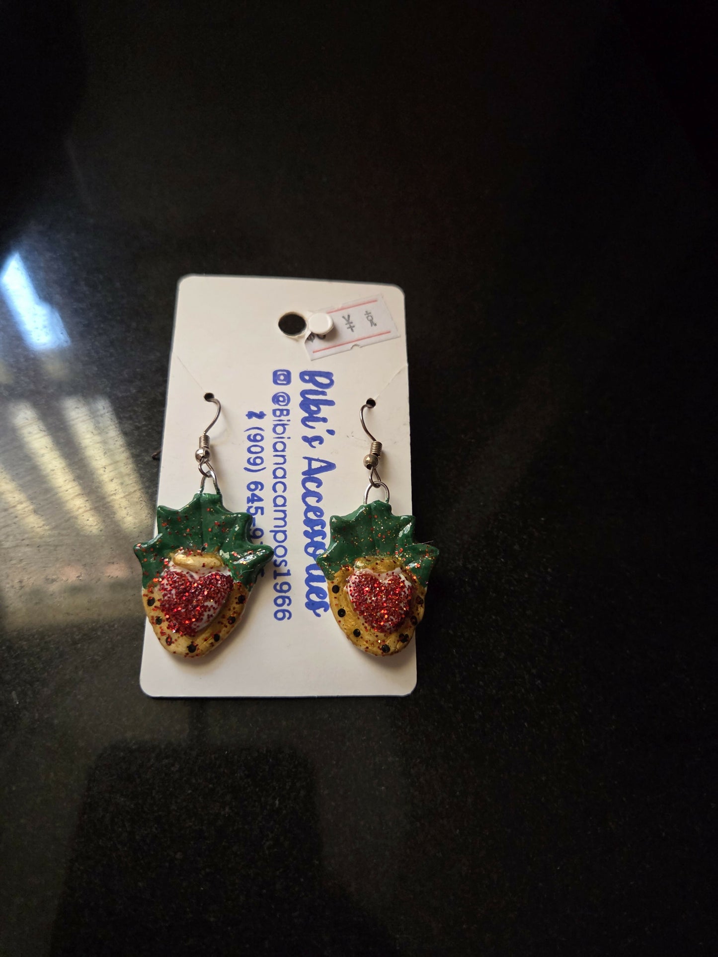 Aretes milagritos color rojo