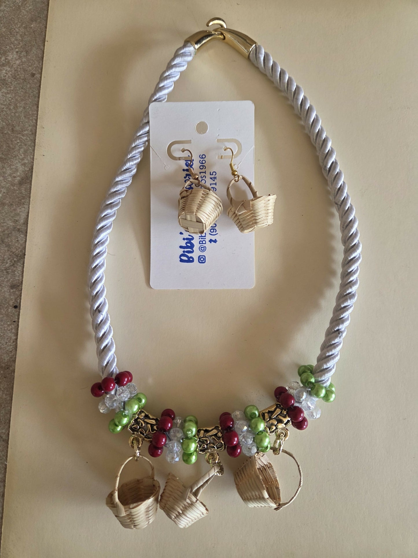 Collar con aretes de canasta mexicano