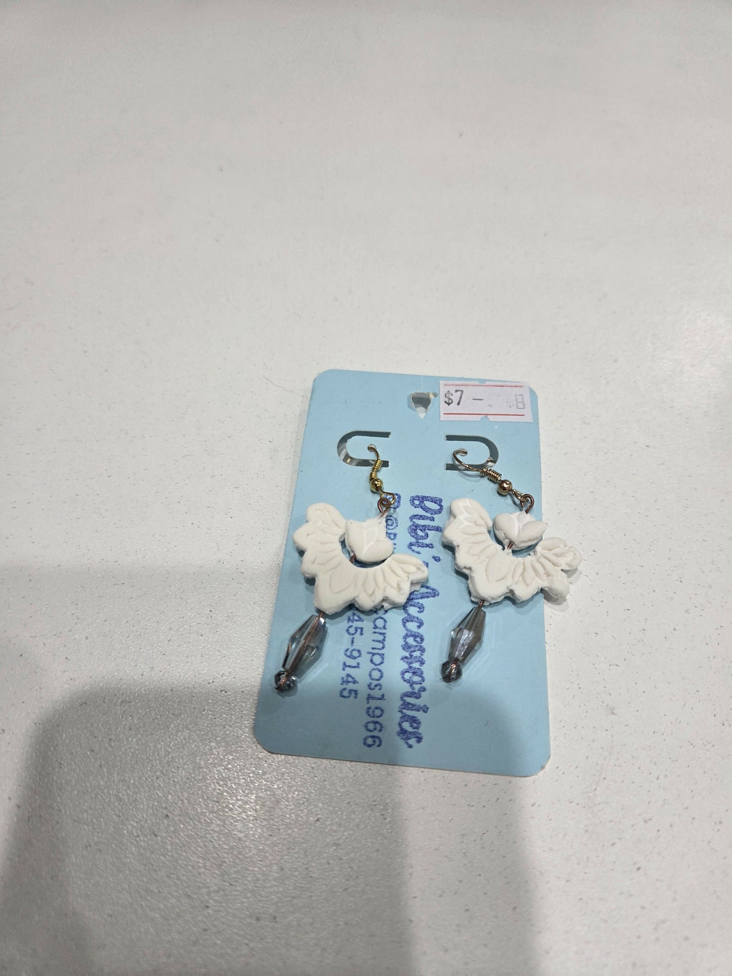 Aretes blancos con piedra