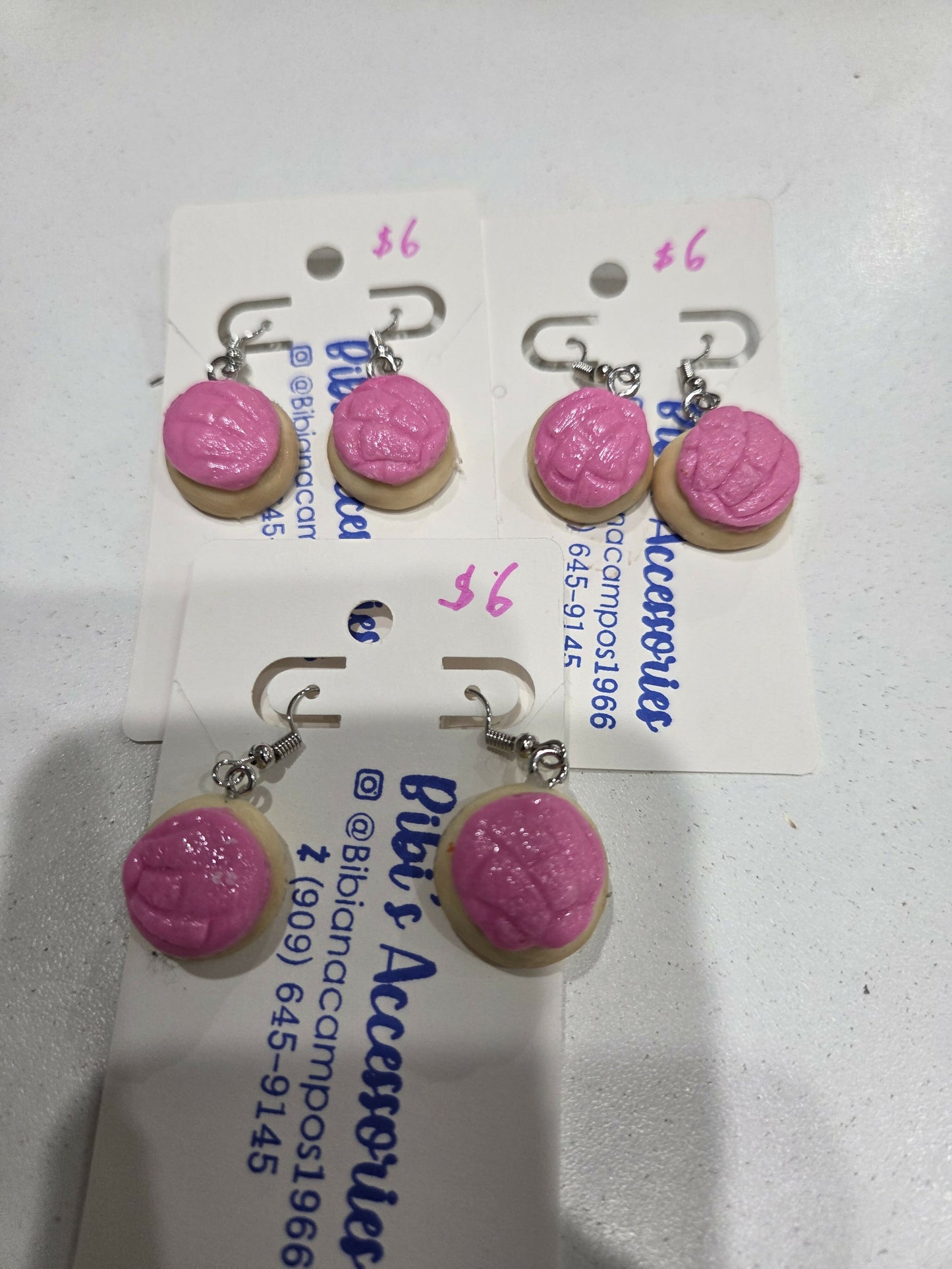 Concha rosa earrings
