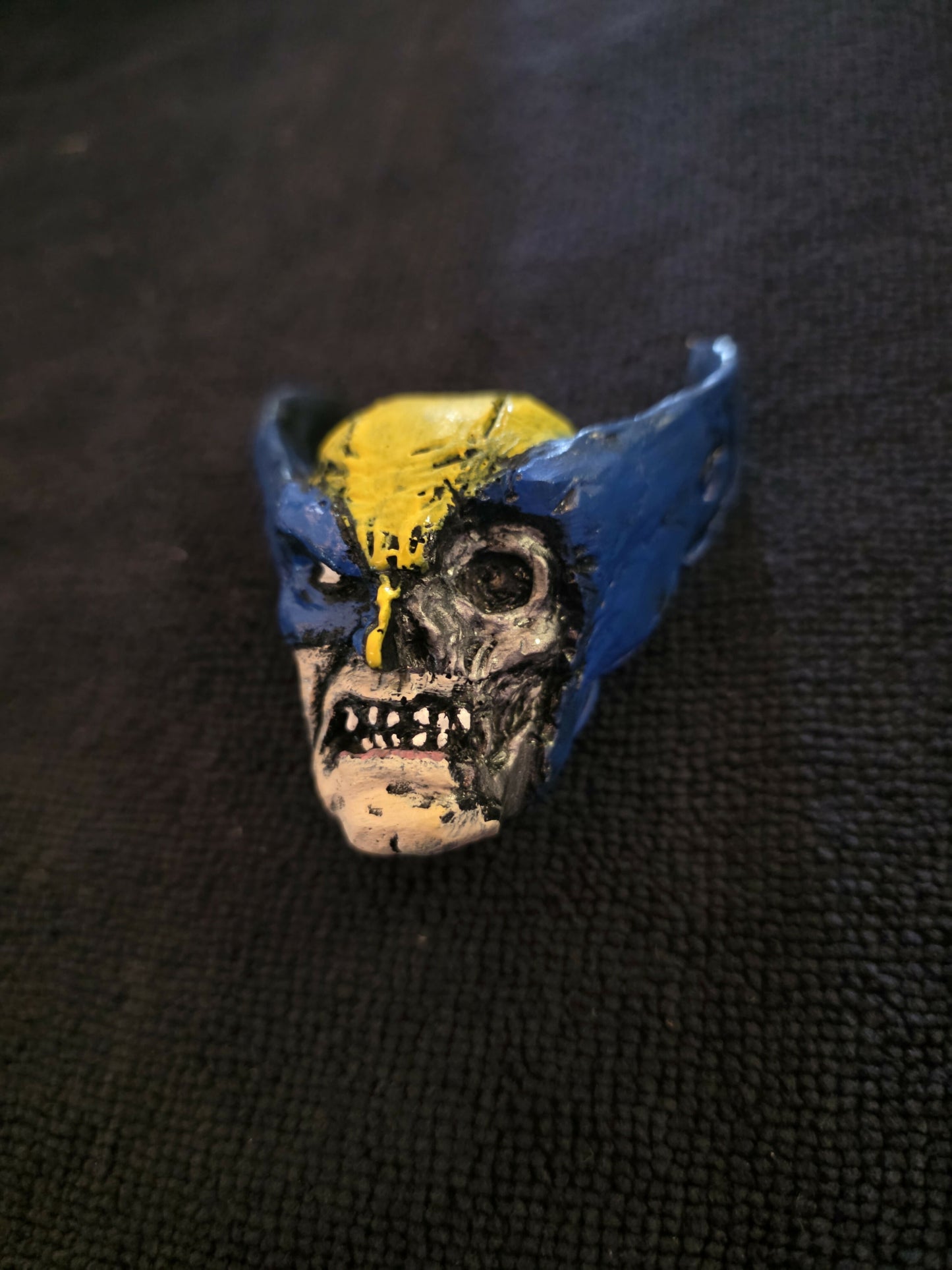 Wolverine battle damaged magnet