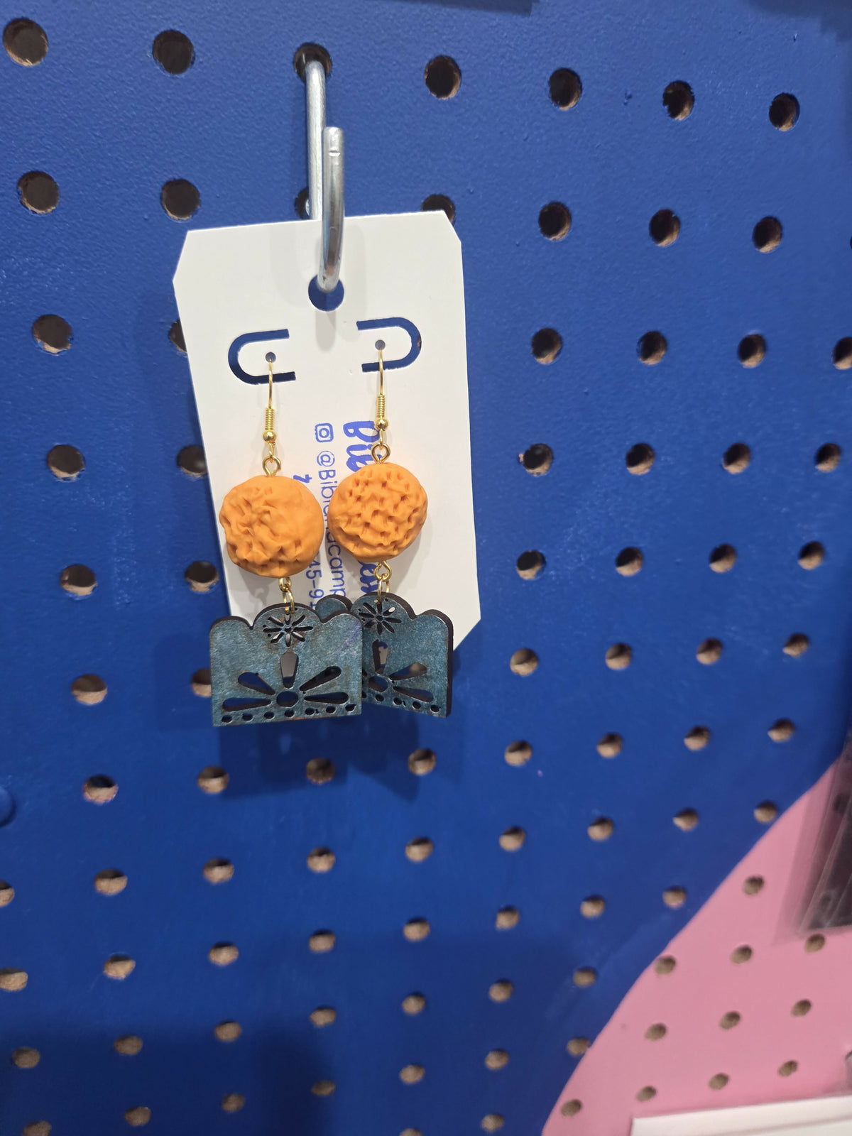 Wood earrings sempasuchil