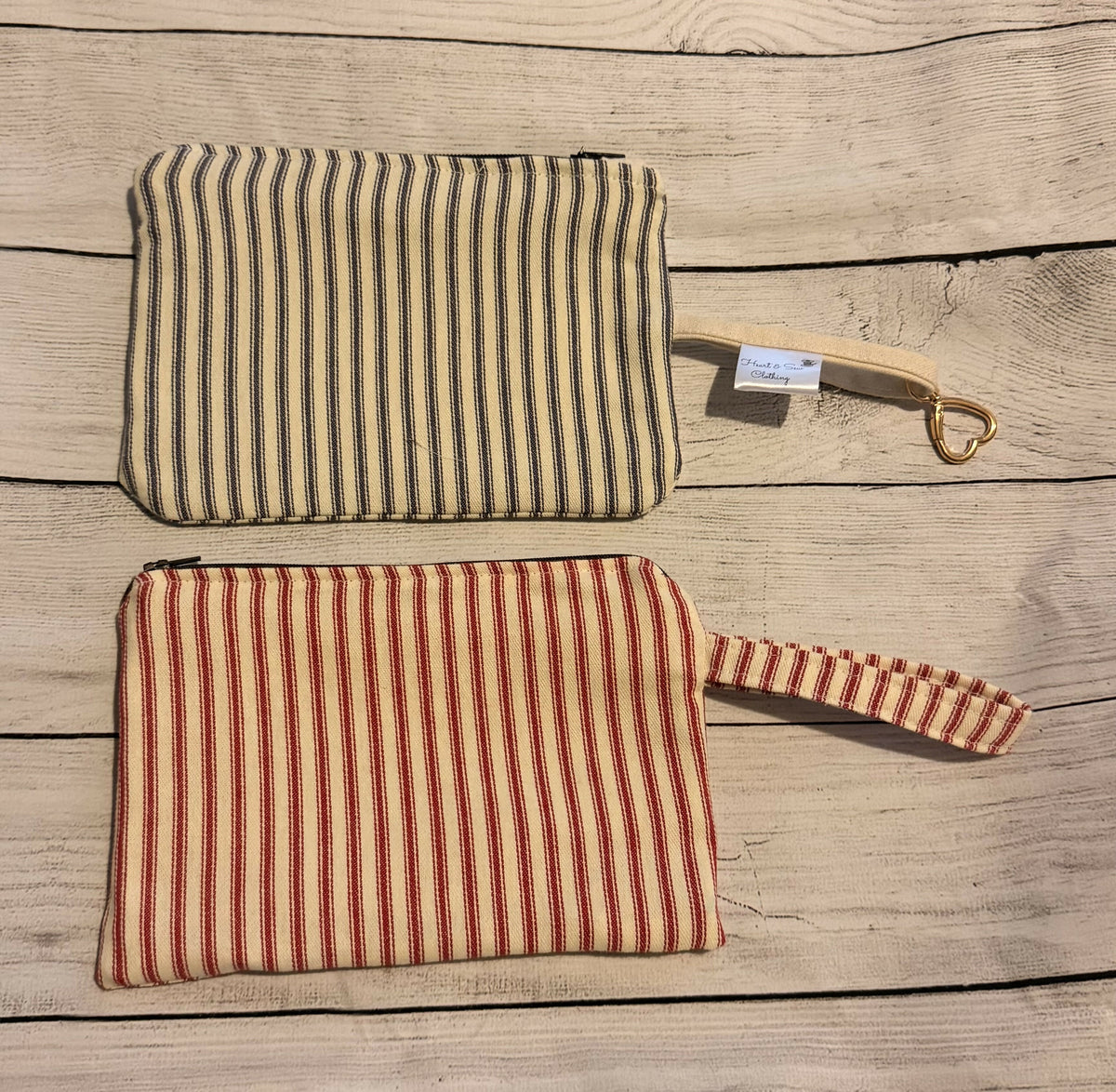 Stripped wristlet