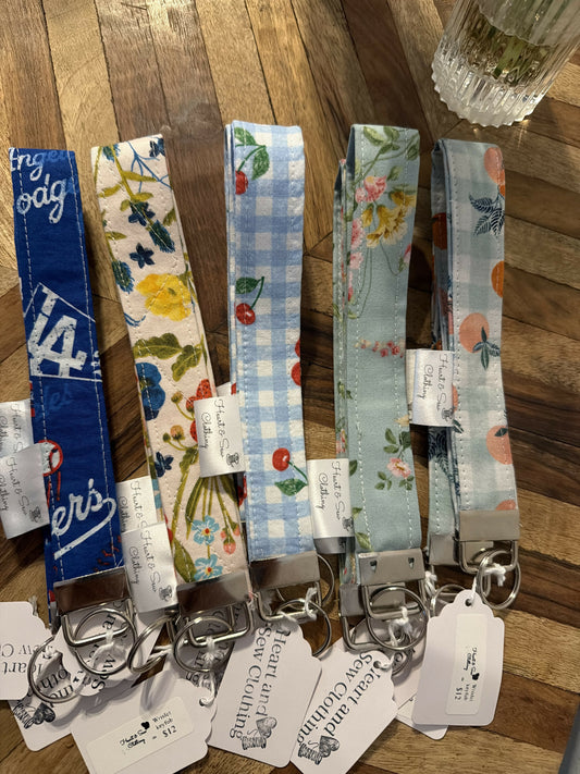 Keychain wristlets