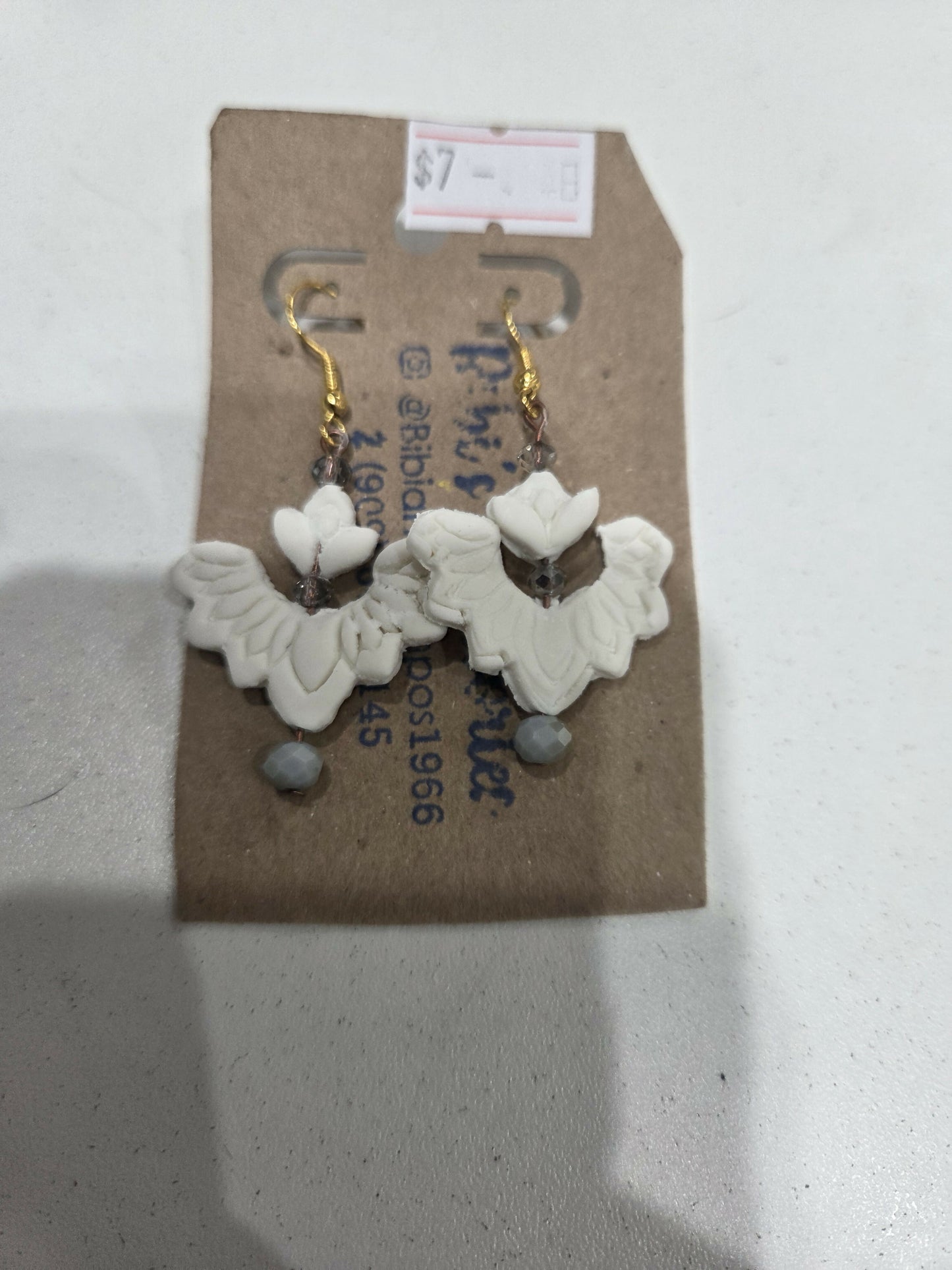 Aretes blancos con piedra