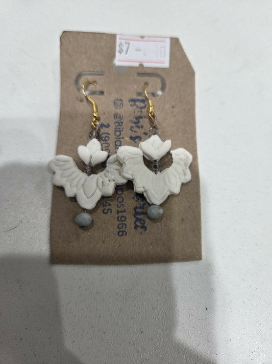 Aretes blancos con piedra