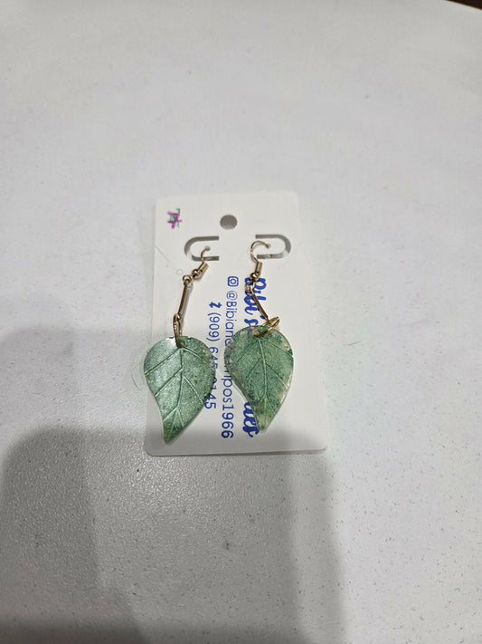 Aretes hoja resina