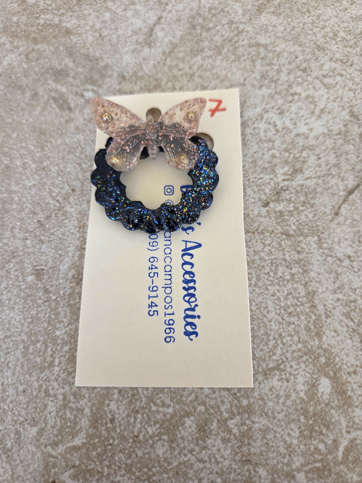 Sunglasses holder pin