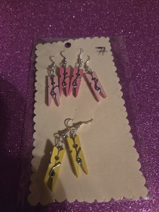 Set de 3 pares de aretes pin de madera rosa amarillo rosa subido