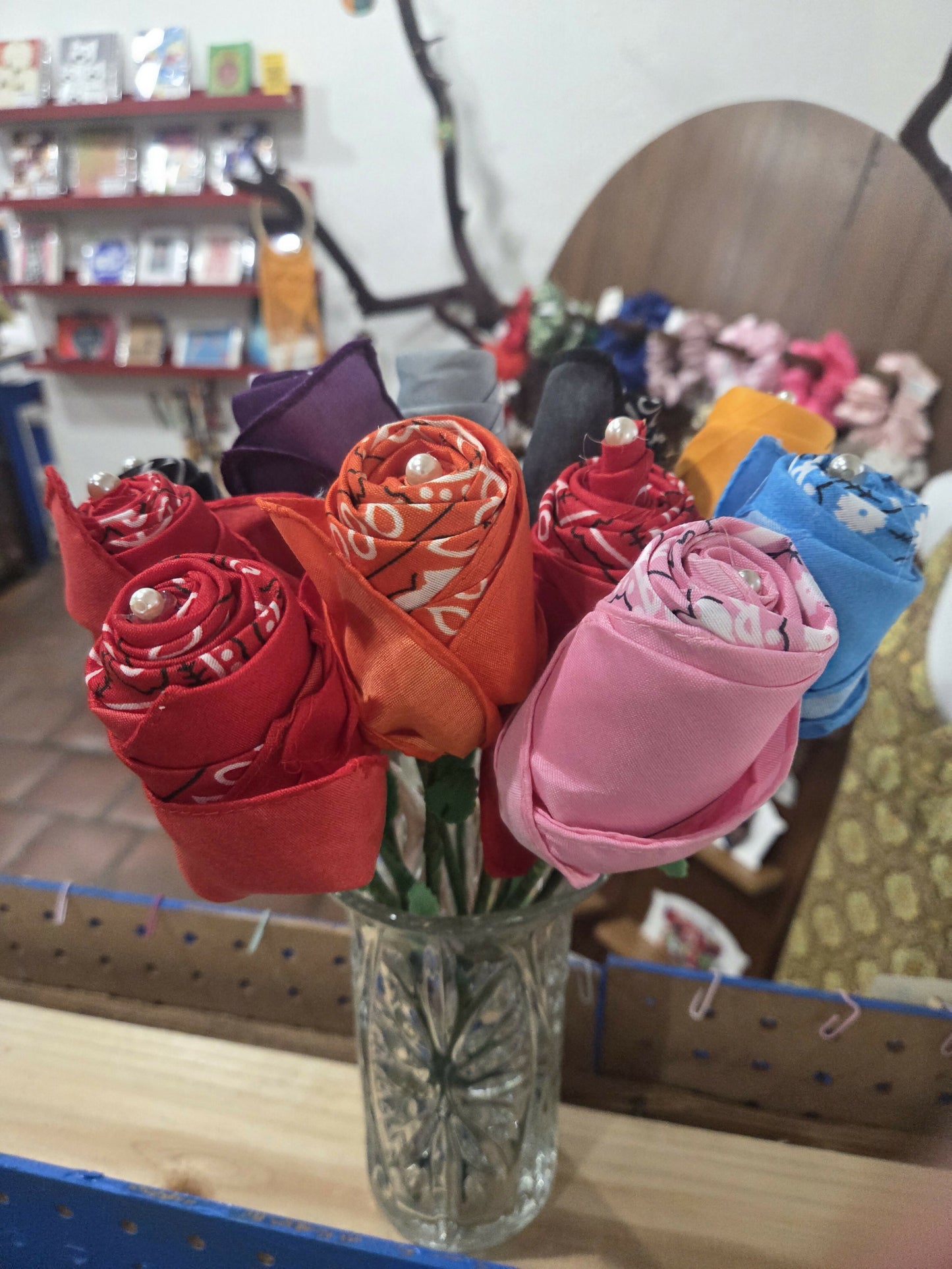 Flor de paliacate roja naranja gris azul negra morada amarilla rosa