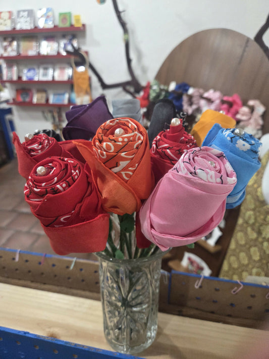 Flor de paliacate roja naranja gris azul negra morada amarilla rosa