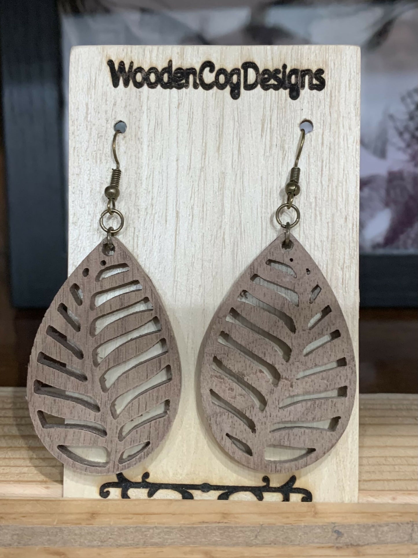 Walnut Leaf Earing
