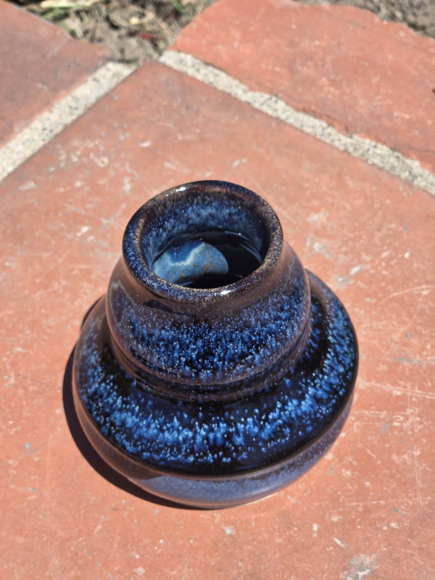 Black and Blue Short Vase