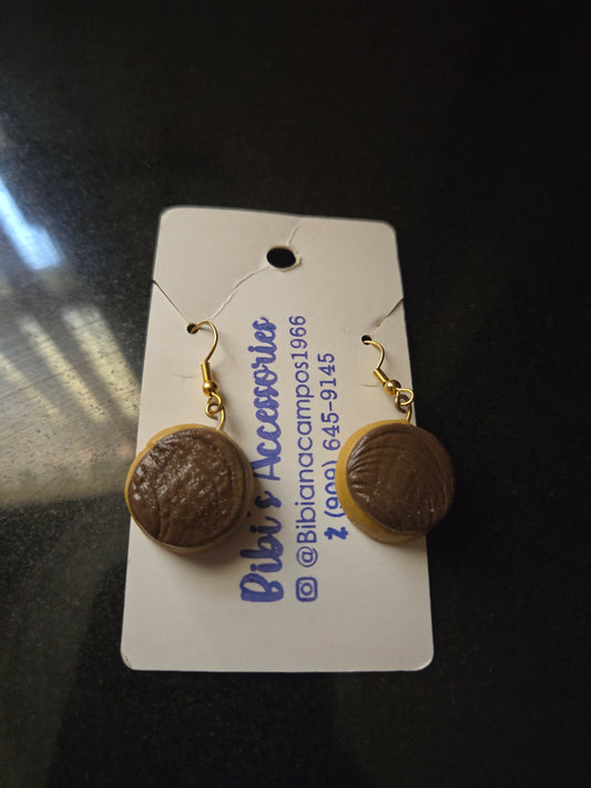 Aretes de concha cafe