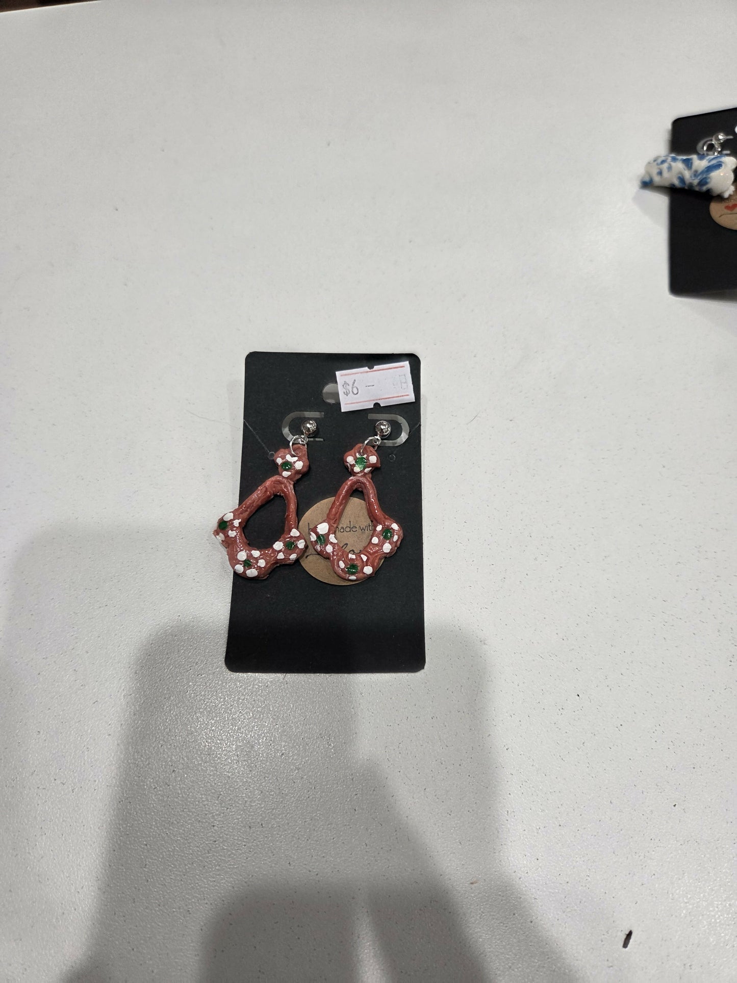 Aretes tipo barro poste