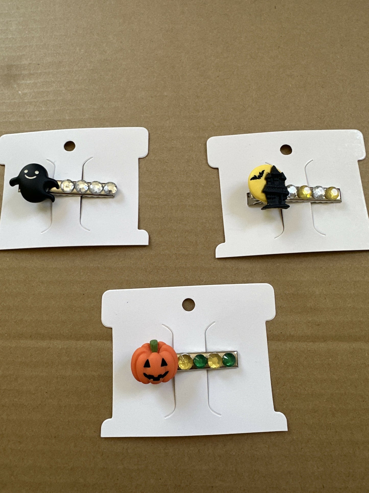 Single Halloween clips